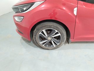Used 2020 Tata Altroz XZ 1.2 Petrol Manual tyres LEFT FRONT TYRE RIM VIEW