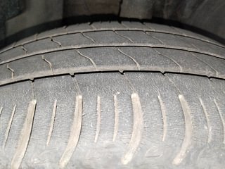 Used 2020 Tata Altroz XZ 1.2 Petrol Manual tyres RIGHT FRONT TYRE TREAD VIEW