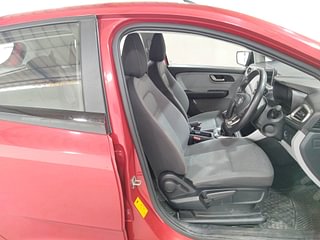 Used 2020 Tata Altroz XZ 1.2 Petrol Manual interior RIGHT SIDE FRONT DOOR CABIN VIEW