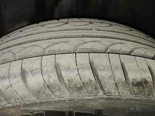 Used 2019 Volkswagen Ameo [2016-2020] 1.0 Trendline Petrol Petrol Manual tyres RIGHT REAR TYRE TREAD VIEW