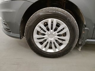 Used 2019 Volkswagen Ameo [2016-2020] 1.0 Trendline Petrol Petrol Manual tyres LEFT FRONT TYRE RIM VIEW