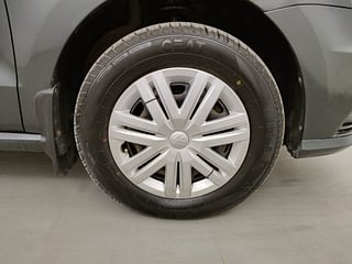 Used 2019 Volkswagen Ameo [2016-2020] 1.0 Trendline Petrol Petrol Manual tyres RIGHT FRONT TYRE RIM VIEW