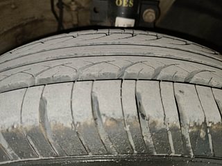 Used 2019 Volkswagen Ameo [2016-2020] 1.0 Trendline Petrol Petrol Manual tyres RIGHT FRONT TYRE TREAD VIEW