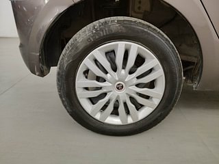 Used 2019 Tata Tiago [2016-2020] Revotron XZ Petrol Manual tyres RIGHT REAR TYRE RIM VIEW