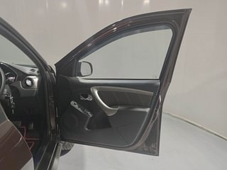 Used 2021 Renault Duster [2020-2022] RXZ Turbo CVT Petrol Petrol Automatic interior RIGHT FRONT DOOR OPEN VIEW
