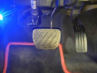 Used 2021 Renault Duster [2020-2022] RXZ Turbo CVT Petrol Petrol Automatic interior PEDALS VIEW