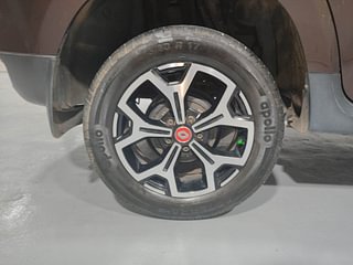 Used 2021 Renault Duster [2020-2022] RXZ Turbo CVT Petrol Petrol Automatic tyres RIGHT REAR TYRE RIM VIEW