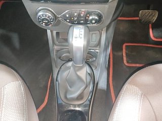 Used 2021 Renault Duster [2020-2022] RXZ Turbo CVT Petrol Petrol Automatic interior GEAR  KNOB VIEW