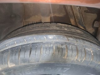 Used 2021 Renault Duster [2020-2022] RXZ Turbo CVT Petrol Petrol Automatic tyres RIGHT REAR TYRE TREAD VIEW