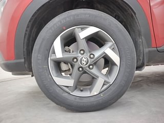 Used 2019 Hyundai Venue [2019-2022] SX Plus 1.0 Turbo DCT Petrol Automatic tyres LEFT FRONT TYRE RIM VIEW