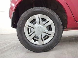 Used 2018 Datsun Redi-GO [2015-2019] T(O) 0.8L Limited Edition Petrol Manual tyres RIGHT REAR TYRE RIM VIEW