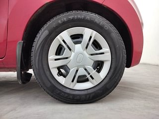 Used 2018 Datsun Redi-GO [2015-2019] T(O) 0.8L Limited Edition Petrol Manual tyres RIGHT FRONT TYRE RIM VIEW