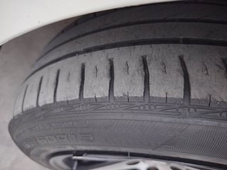 Used 2019 Volkswagen Polo [2018-2022] Comfortline 1.0L (P) Petrol Manual tyres LEFT FRONT TYRE TREAD VIEW
