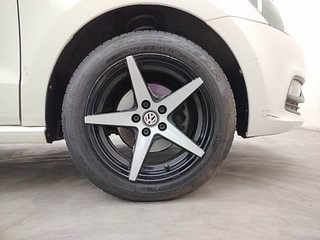 Used 2019 Volkswagen Polo [2018-2022] Comfortline 1.0L (P) Petrol Manual tyres RIGHT FRONT TYRE RIM VIEW