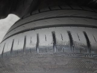 Used 2019 Volkswagen Polo [2018-2022] Comfortline 1.0L (P) Petrol Manual tyres RIGHT REAR TYRE TREAD VIEW