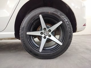 Used 2019 Volkswagen Polo [2018-2022] Comfortline 1.0L (P) Petrol Manual tyres LEFT REAR TYRE RIM VIEW