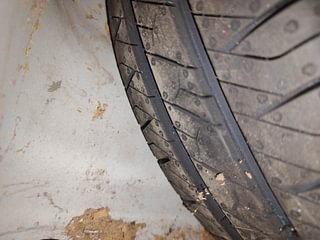 Used 2014 Hyundai Eon [2011-2018] Magna Petrol Manual tyres SPARE TYRE VIEW