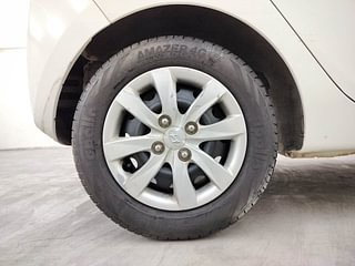 Used 2014 Hyundai Eon [2011-2018] Magna Petrol Manual tyres RIGHT REAR TYRE RIM VIEW
