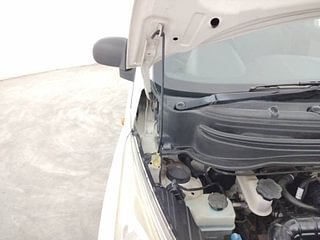 Used 2014 Hyundai Eon [2011-2018] Magna Petrol Manual engine ENGINE RIGHT SIDE HINGE & APRON VIEW