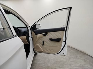 Used 2014 Hyundai Eon [2011-2018] Magna Petrol Manual interior RIGHT FRONT DOOR OPEN VIEW