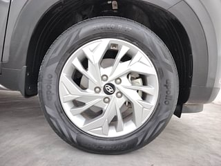 Used 2023 Hyundai Creta SX Petrol Petrol Manual tyres RIGHT FRONT TYRE RIM VIEW