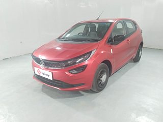Used 2021 Tata Altroz XE 1.2 Petrol Manual exterior LEFT FRONT CORNER VIEW
