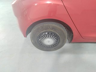 Used 2021 Tata Altroz XE 1.2 Petrol Manual tyres RIGHT REAR TYRE RIM VIEW