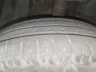 Used 2021 Tata Altroz XE 1.2 Petrol Manual tyres RIGHT FRONT TYRE TREAD VIEW