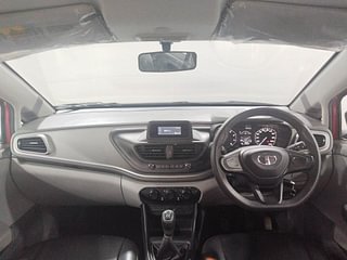 Used 2021 Tata Altroz XE 1.2 Petrol Manual interior DASHBOARD VIEW