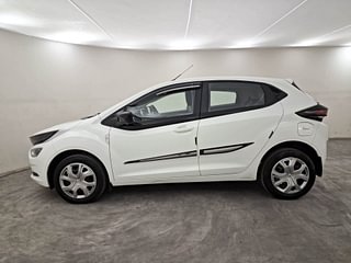 Used 2022 Tata Altroz XT 1.2 Petrol Manual exterior LEFT SIDE VIEW