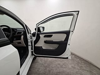 Used 2022 Tata Altroz XT 1.2 Petrol Manual interior RIGHT FRONT DOOR OPEN VIEW