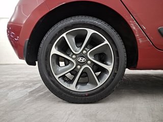 Used 2018 Hyundai Grand i10 [2017-2020] Asta 1.2 Kappa VTVT Petrol Manual tyres RIGHT REAR TYRE RIM VIEW