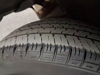 Used 2018 Hyundai Grand i10 [2017-2020] Asta 1.2 Kappa VTVT Petrol Manual tyres RIGHT REAR TYRE TREAD VIEW