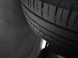 Used 2022 Hyundai New i20 Asta (O) 1.0 Turbo DCT Petrol Automatic tyres RIGHT FRONT TYRE TREAD VIEW