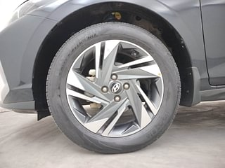 Used 2022 Hyundai New i20 Asta (O) 1.0 Turbo DCT Petrol Automatic tyres LEFT FRONT TYRE RIM VIEW