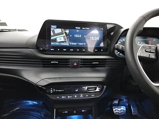 Used 2022 Hyundai New i20 Asta (O) 1.0 Turbo DCT Petrol Automatic interior MUSIC SYSTEM & AC CONTROL VIEW
