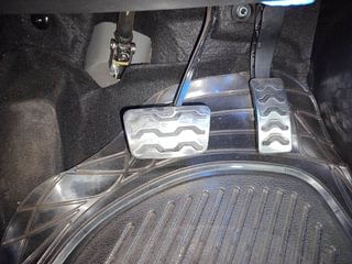 Used 2022 Hyundai New i20 Asta (O) 1.0 Turbo DCT Petrol Automatic interior PEDALS VIEW