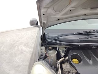Used 2014 Nissan Micra [2013-2020] XV Diesel Diesel Manual engine ENGINE RIGHT SIDE HINGE & APRON VIEW