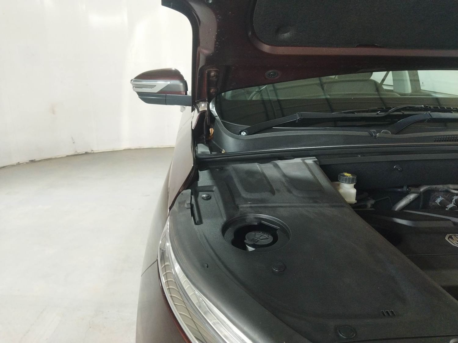 New MG Motors Hector engine ENGINE RIGHT SIDE HINGE & APRON VIEW