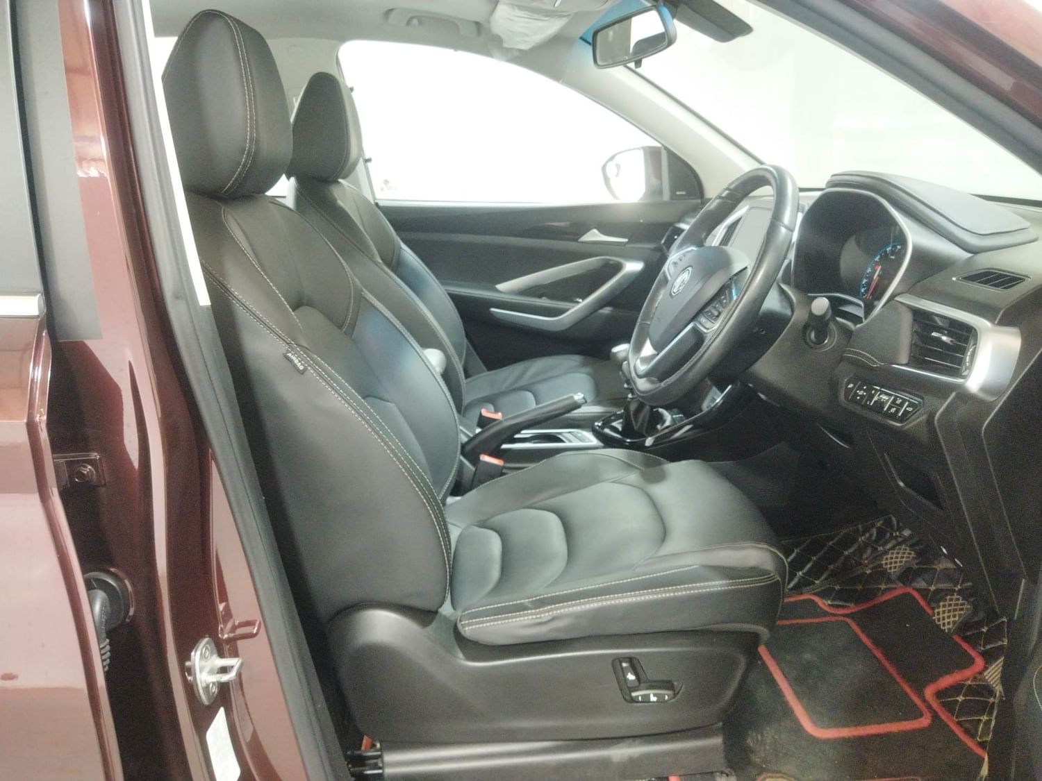 New MG Motors Hector interior RIGHT SIDE FRONT DOOR CABIN VIEW