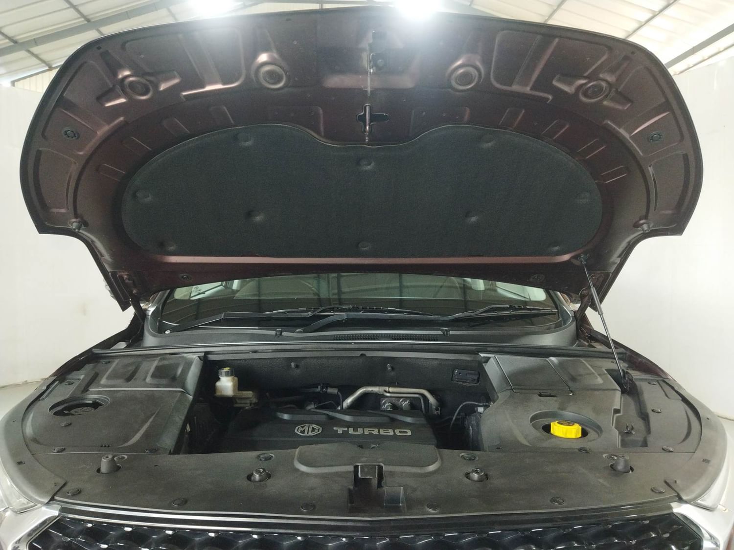 New MG Motors Hector engine ENGINE & BONNET OPEN FRONT VIEW