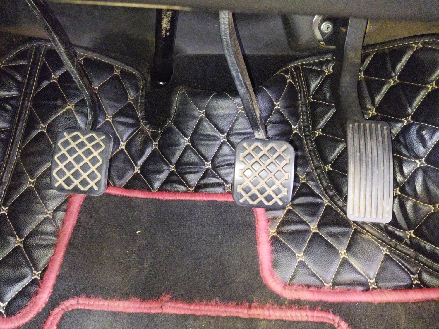 New MG Motors Hector interior PEDALS VIEW