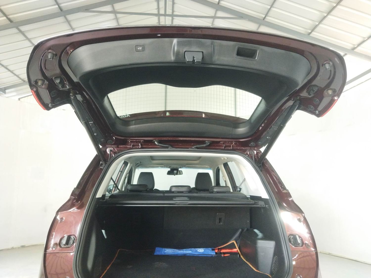 New MG Motors Hector interior DICKY DOOR OPEN VIEW