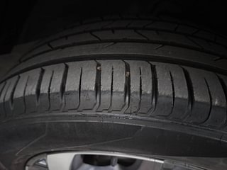 Used 2021 Hyundai Venue SX 1.0  Turbo Petrol Manual tyres RIGHT FRONT TYRE TREAD VIEW