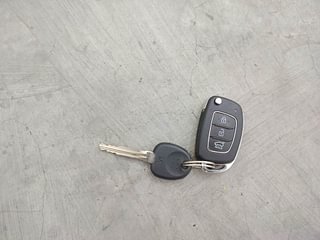 Used 2021 Hyundai Venue SX 1.0  Turbo Petrol Manual extra CAR KEY VIEW