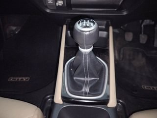 Used 2023 Honda City ZX Petrol MT Petrol Manual interior GEAR  KNOB VIEW