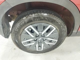 Used 2023 Hyundai Venue S (O) 1.0 Turbo DCT Petrol Automatic tyres RIGHT REAR TYRE RIM VIEW