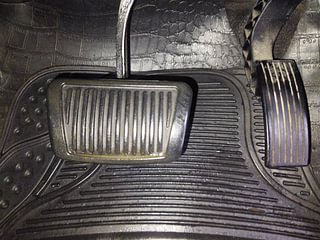 Used 2023 Hyundai Venue S (O) 1.0 Turbo DCT Petrol Automatic interior PEDALS VIEW