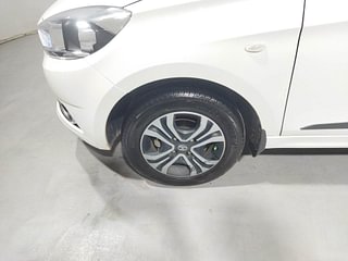 Used 2019 Tata Tiago [2016-2020] Revotron XZA AMT Petrol Automatic tyres LEFT FRONT TYRE RIM VIEW