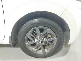 Used 2020 Hyundai Grand i10 Nios Sportz 1.2 Kappa VTVT Petrol Manual tyres RIGHT FRONT TYRE RIM VIEW